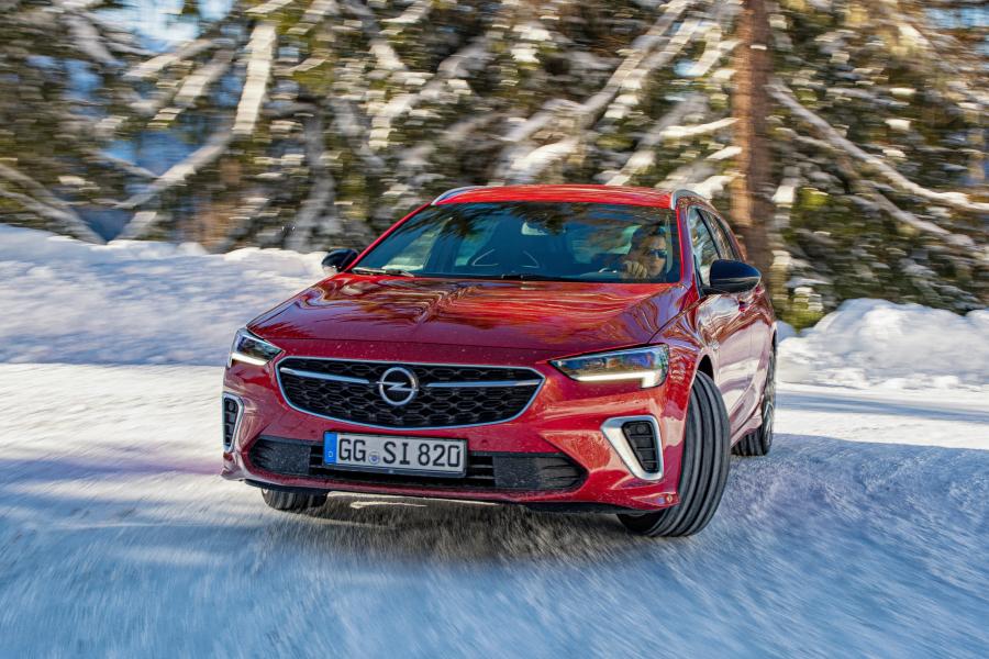  Opel Insignia GSi Sports Tourer 2020 года  (фото 19 из 28)